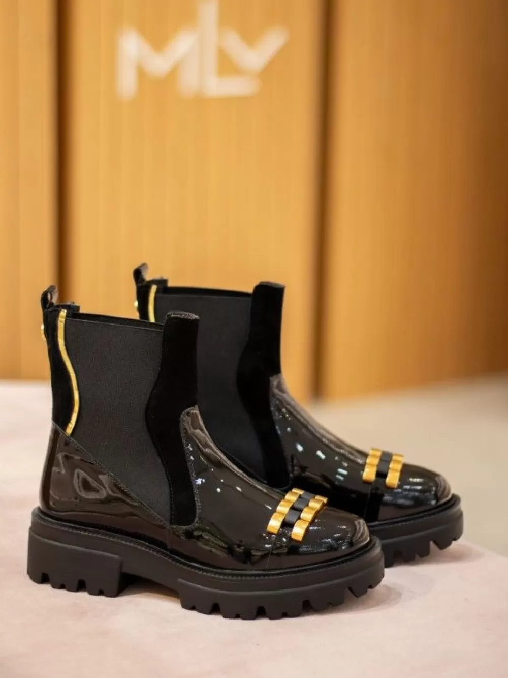 RAQUEL Botins Pretos^Bota Chelsea Preto 33